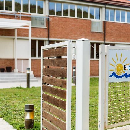 Eliopoli Beach Hostel & Restaurant Тиррения Экстерьер фото