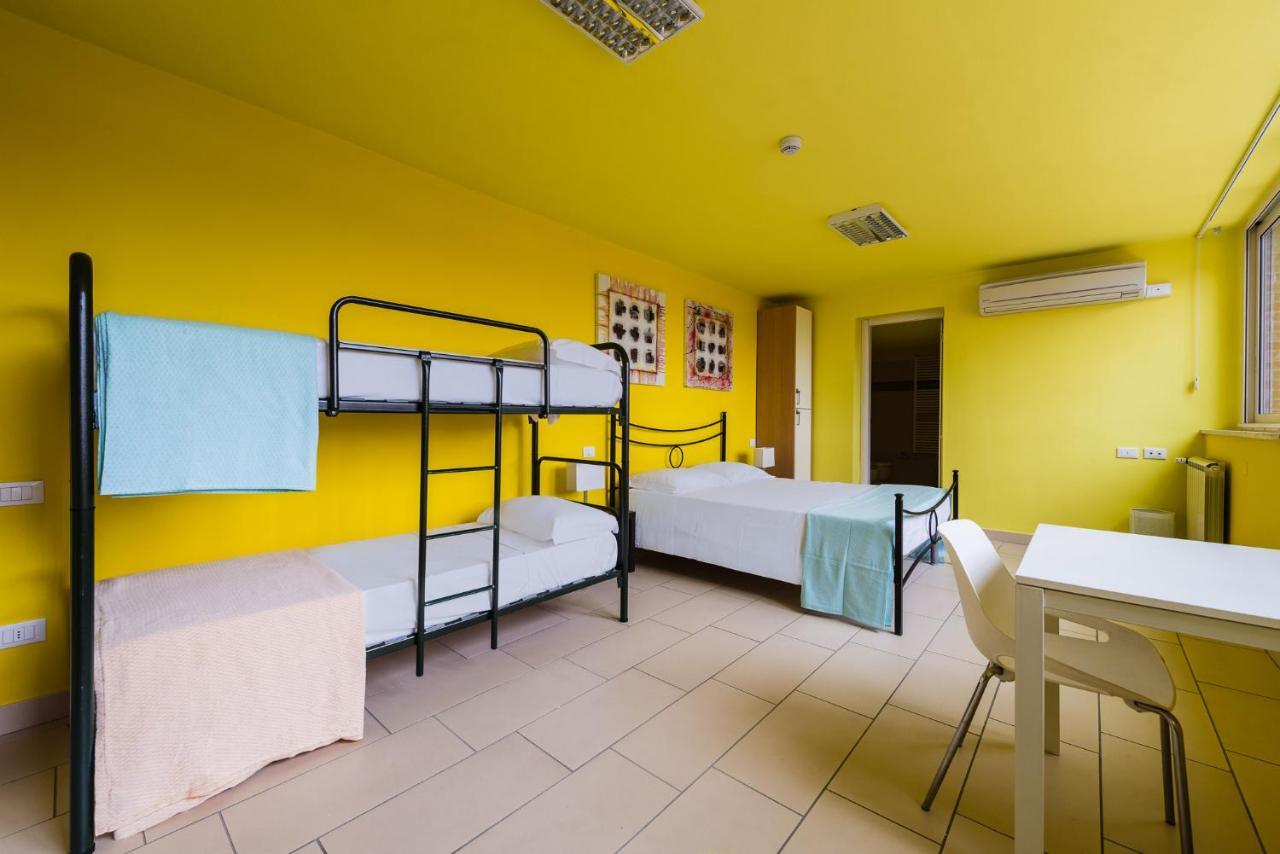Eliopoli Beach Hostel & Restaurant Тиррения Экстерьер фото