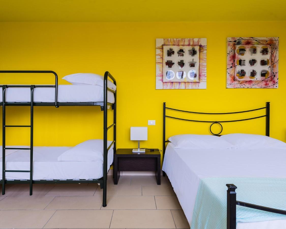 Eliopoli Beach Hostel & Restaurant Тиррения Экстерьер фото