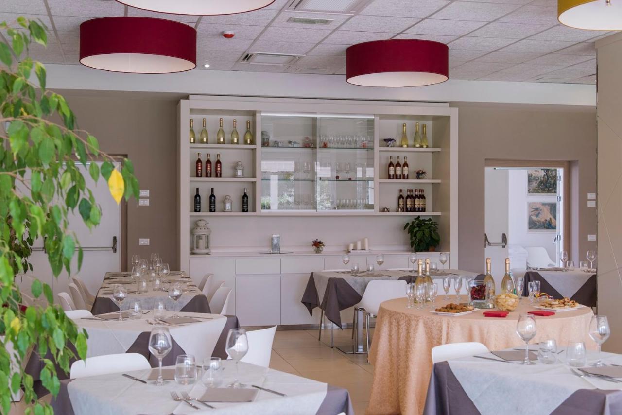 Eliopoli Beach Hostel & Restaurant Тиррения Экстерьер фото