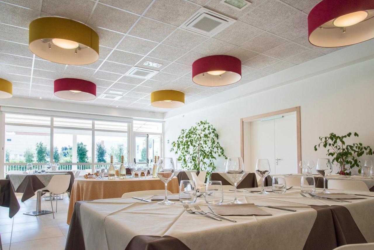 Eliopoli Beach Hostel & Restaurant Тиррения Экстерьер фото